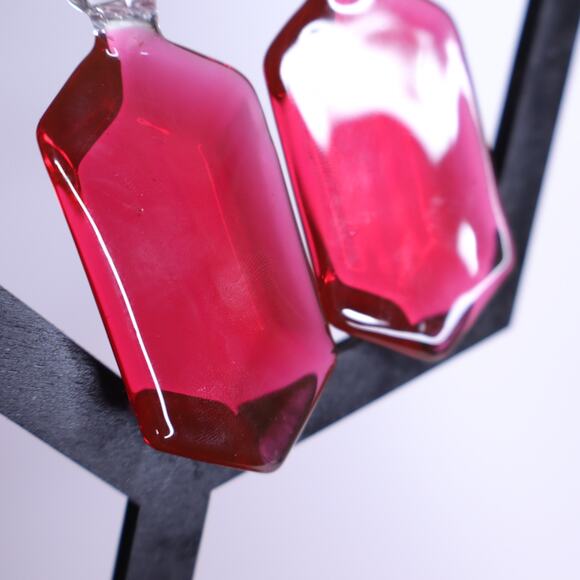 GLASSWEAR STUDIOS Handmade Pinot Noir Red Rupee Weights 10g/2.5mm Hangers - Picture 8 of 8